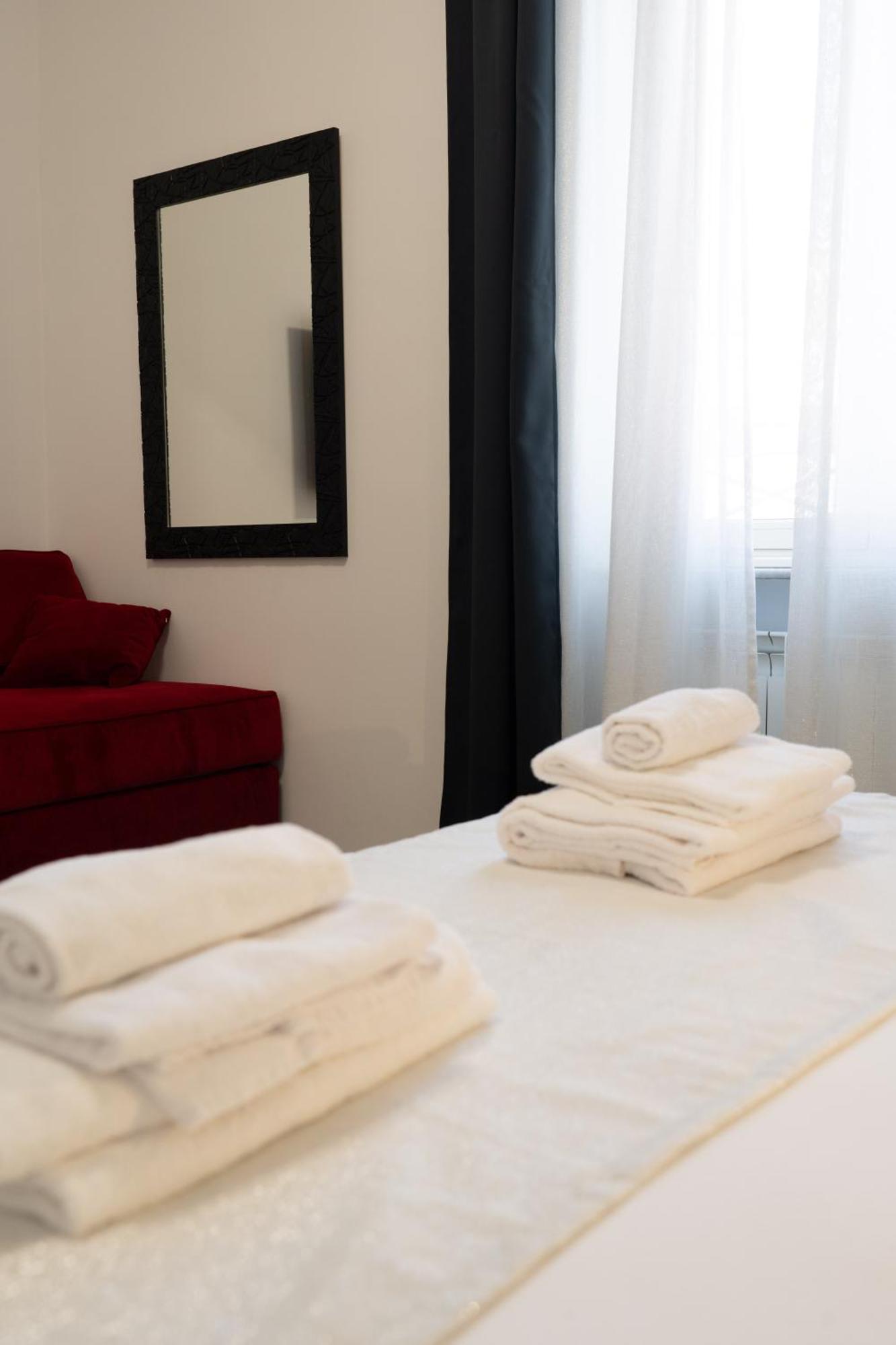 Inn Urbe Colosseo Rome Exterior photo